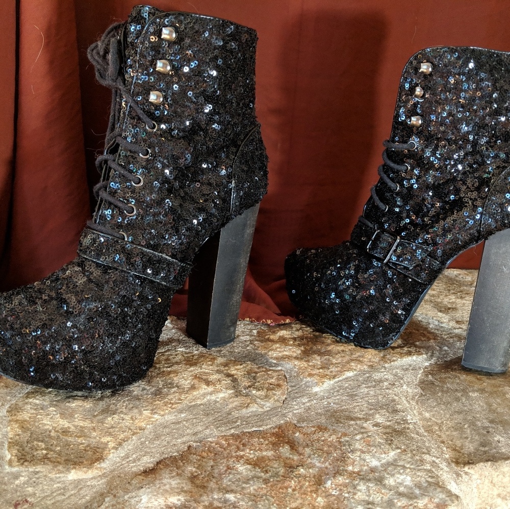 Steve Madden black sequin high heel booties 🔥🔥🔥